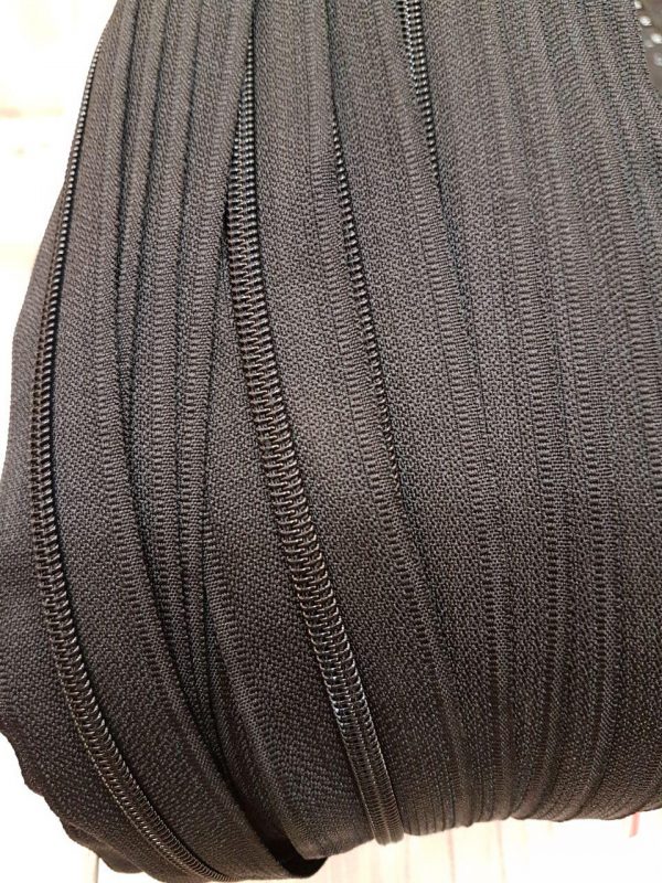 زیپ نمره 5 مشکی طاقه 200 یاردی nylon zipper no 5 black color